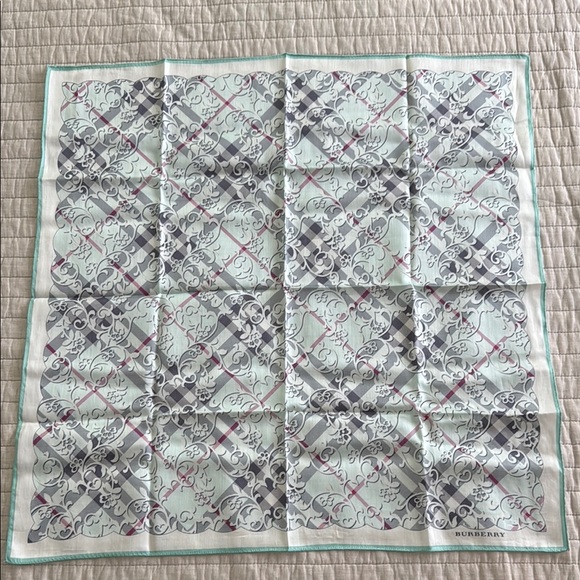 Burberry Elegant Gray and Pink cotton scarf - Picture 1 of 3